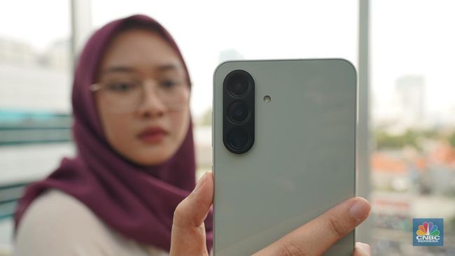 Orang Amerika Berebut HP Ini, Model Incaran Mereka Terungkap