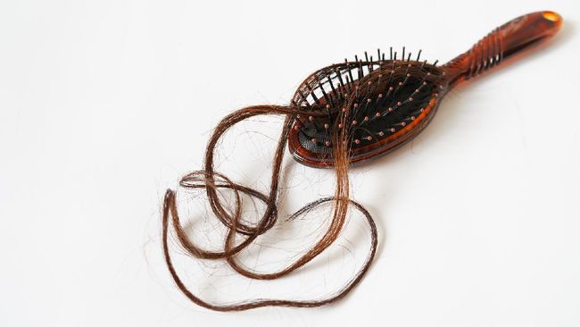 10 Kebiasaan Penyebab Rambut Rusak dan Rontok dengan Mudah