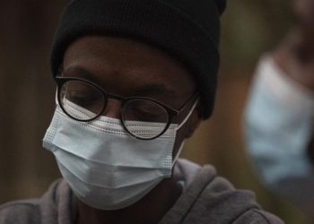 Virus COVID Varian Stratus Meningkat, Waspadai Gejala Serak dan Demam