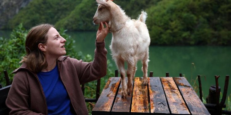 24 Tahun Gen Z Peternak Kambing Ini Terpilih Menjadi Anggota Dewan