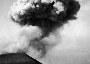 Letusan Gunung Semeru Mengakibatkan 709 Orang Tewas dan Ribuan Rumah Hancur