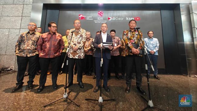 Lima Petinggi Mundur dari BEI dan OJK dalam Sehari, Ini Kronologinya