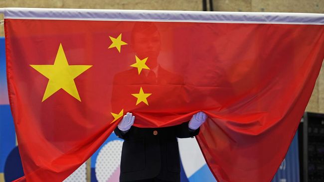 Insinyur China Membangun Mesin Chip Canggih Secara Diam-Diam